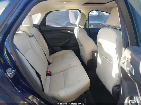 1FADP3J27HL291367 2017 FORD FOCUS - Image 8