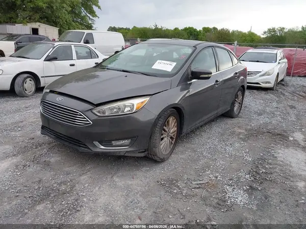 1FADP3J27HL325016 2017 FORD FOCUS - Image 2