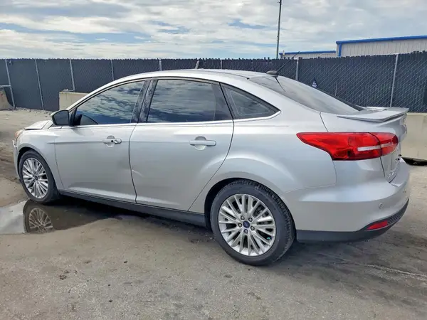 1FADP3J27HL346271 2017 FORD FOCUS - Image 2
