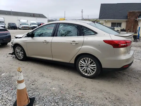 1FADP3J27JL210390 2018 FORD FOCUS - Image 2
