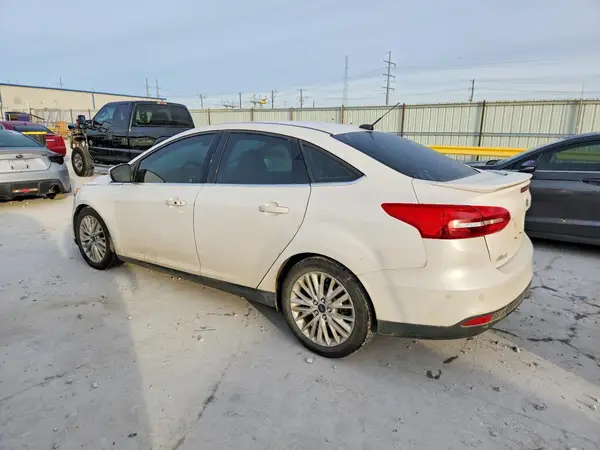1FADP3J27JL232941 2018 FORD FOCUS - Image 2