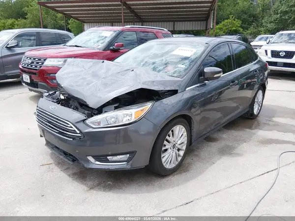 1FADP3J27JL233104 2018 FORD FOCUS - Image 2
