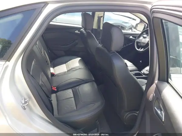 1FADP3J27JL247200 2018 FORD FOCUS - Image 8