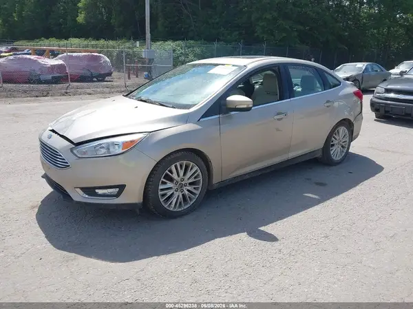 1FADP3J27JL272095 2018 FORD FOCUS - Image 2