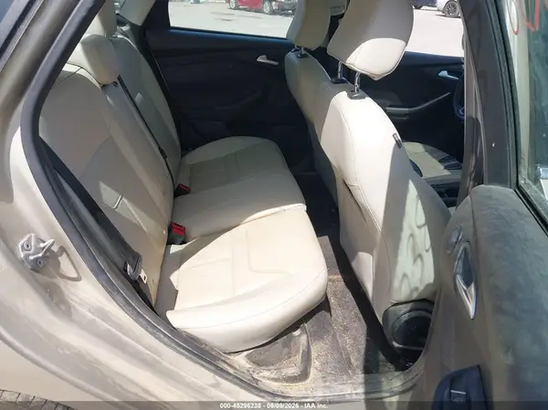 1FADP3J27JL272095 2018 FORD FOCUS - Image 8
