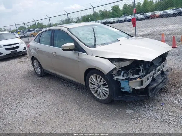 1FADP3J27JL279628 2018 FORD FOCUS - Image 1