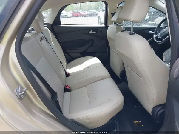 1FADP3J27JL279628 2018 FORD FOCUS - Image 8
