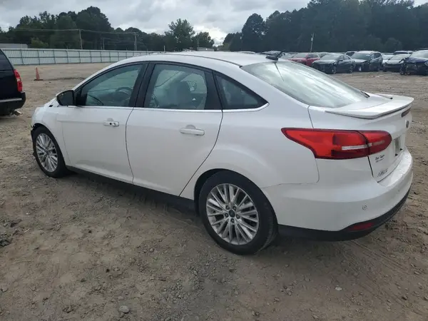 1FADP3J27JL281119 2018 FORD FOCUS - Image 2