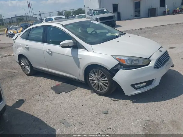 1FADP3J27JL294260 2018 FORD FOCUS - Image 1