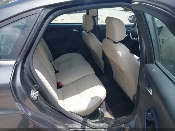 1FADP3J27JL294517 2018 FORD FOCUS - Image 8