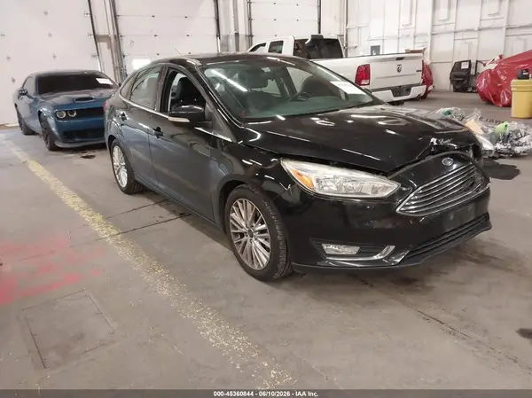 1FADP3J27JL314992 2018 FORD FOCUS - Image 1