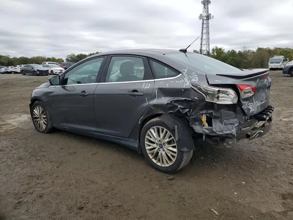 1FADP3J27JL323319 2018 FORD FOCUS - Image 2