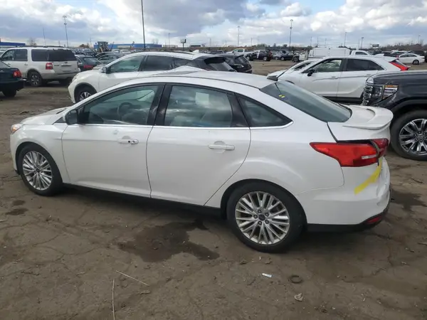1FADP3J27JL324907 2018 FORD FOCUS - Image 2
