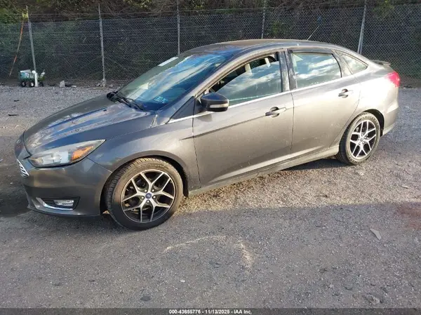1FADP3J28HL207668 2017 FORD FOCUS - Image 2