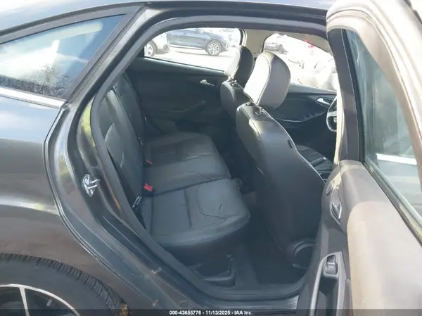 1FADP3J28HL207668 2017 FORD FOCUS - Image 8