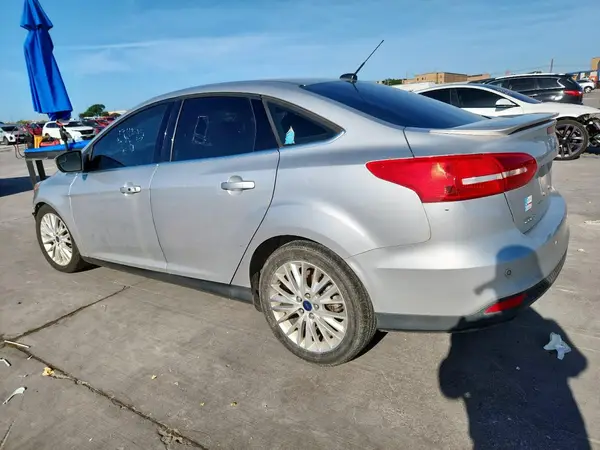 1FADP3J28HL279910 2017 FORD FOCUS - Image 2