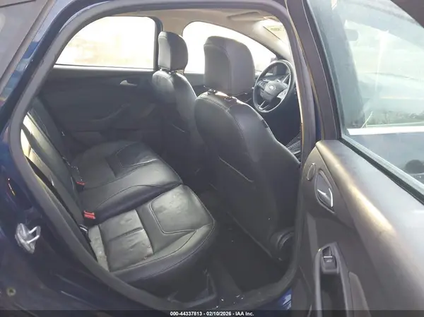 1FADP3J28HL339460 2017 FORD FOCUS - Image 8
