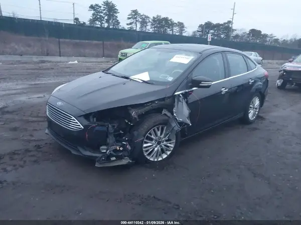 1FADP3J28JL200516 2018 FORD FOCUS - Image 2