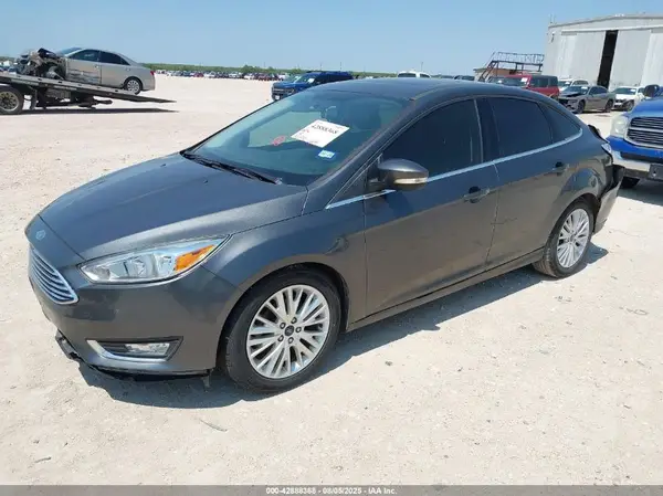 1FADP3J28JL233127 2018 FORD FOCUS - Image 2