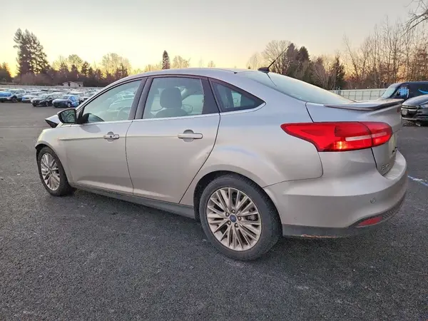 1FADP3J28JL247660 2018 FORD FOCUS - Image 2