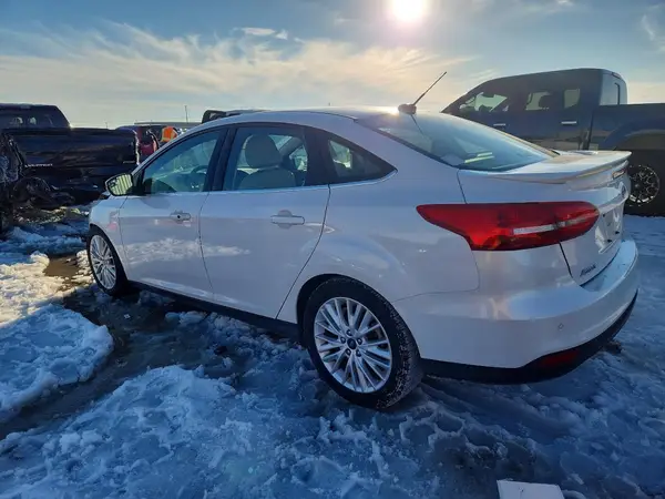 1FADP3J28JL279590 2018 FORD FOCUS - Image 2
