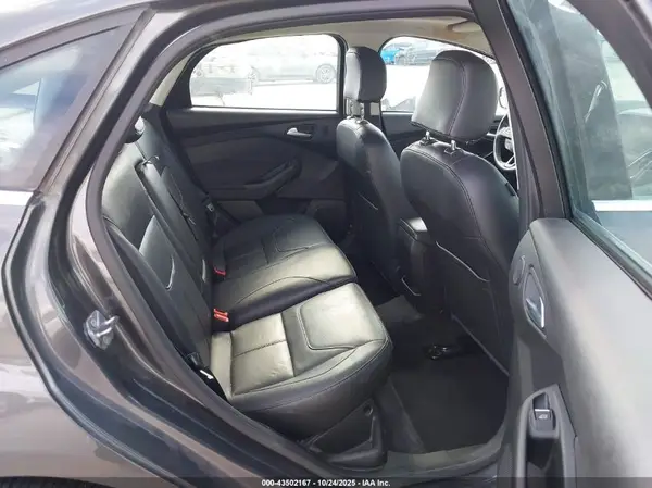1FADP3J28JL323930 2018 FORD FOCUS - Image 8