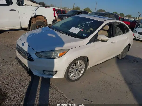 1FADP3J29GL319037 2016 FORD FOCUS - Image 2