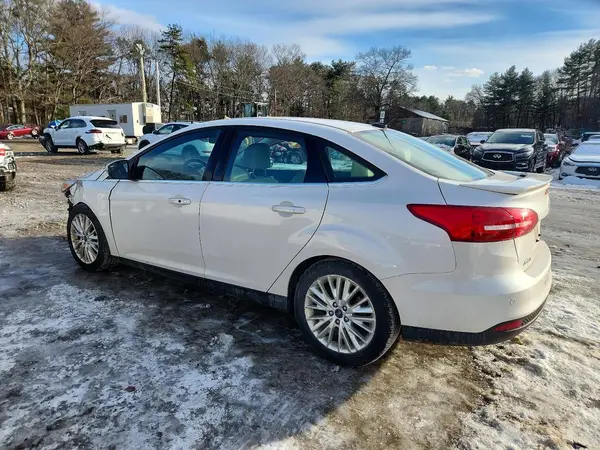 1FADP3J29HL268009 2017 FORD FOCUS - Image 2