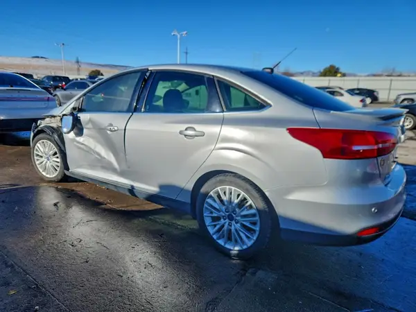 1FADP3J29HL272058 2017 FORD FOCUS - Image 2