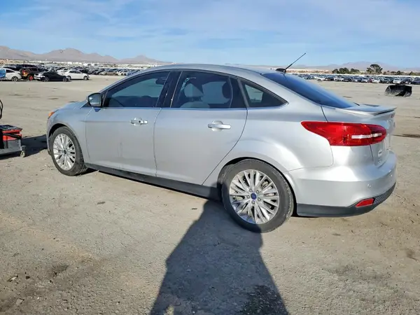 1FADP3J29HL272674 2017 FORD FOCUS - Image 2