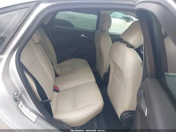 1FADP3J29HL288275 2017 FORD FOCUS - Image 8