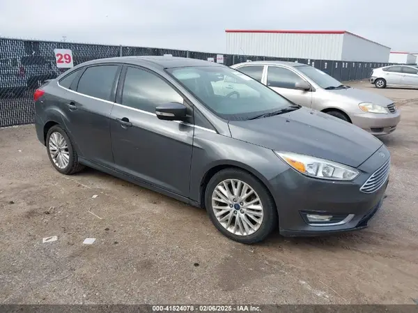 1FADP3J29JL232911 2018 FORD FOCUS - Image 1