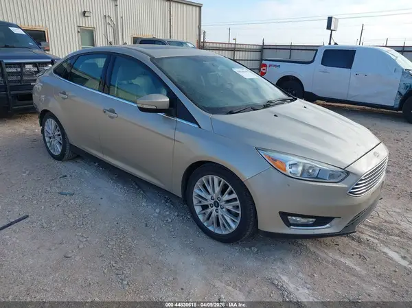 1FADP3J29JL233069 2018 FORD FOCUS - Image 1