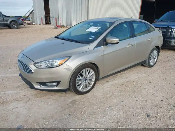 1FADP3J29JL233069 2018 FORD FOCUS - Image 2