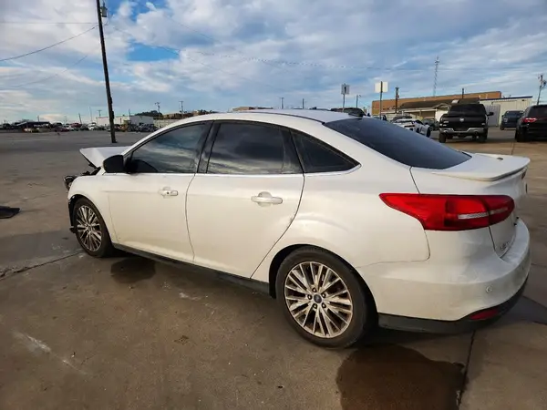 1FADP3J29JL271854 2018 FORD FOCUS - Image 2