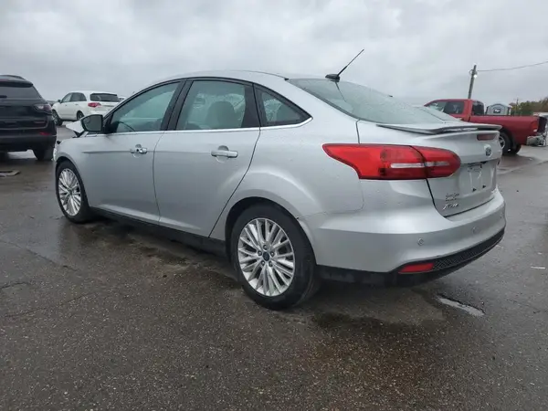 1FADP3J29JL273412 2018 FORD FOCUS - Image 2