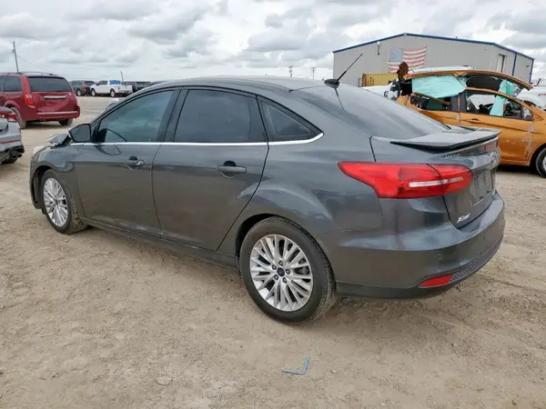 1FADP3J29JL294213 2018 FORD FOCUS - Image 2