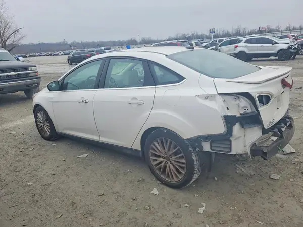1FADP3J29JL324908 2018 FORD FOCUS - Image 2