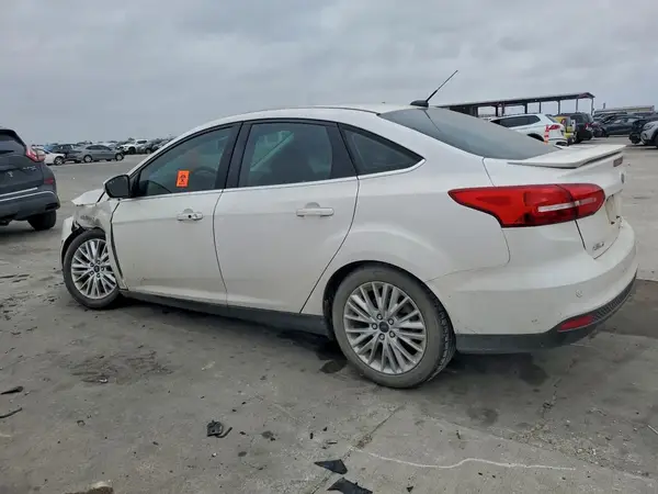 1FADP3J2XJL233095 2018 FORD FOCUS - Image 2