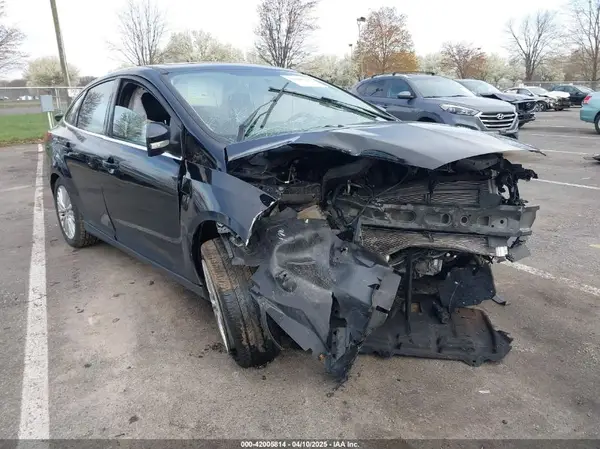 1FADP3J2XJL294107 2018 FORD FOCUS - Image 1