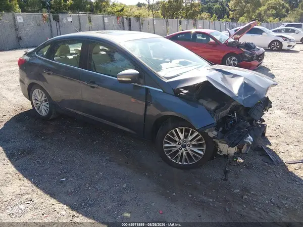 1FADP3J2XJL316896 2018 FORD FOCUS - Image 1