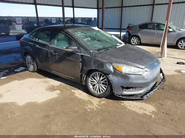 1FADP3J2XJL317031 2018 FORD FOCUS - Image 1
