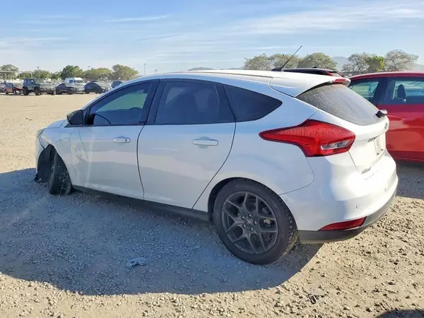 1FADP3K20GL286055 2016 FORD FOCUS - Image 2