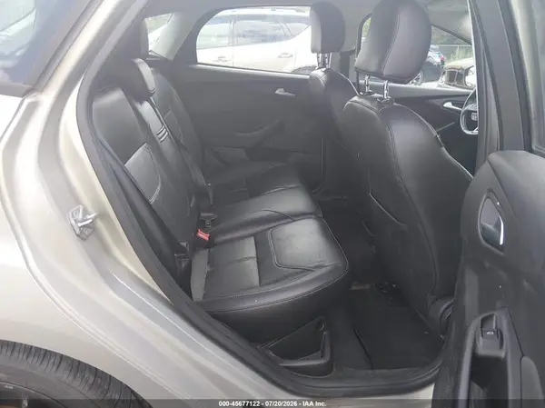 1FADP3K20GL329602 2016 FORD FOCUS - Image 8