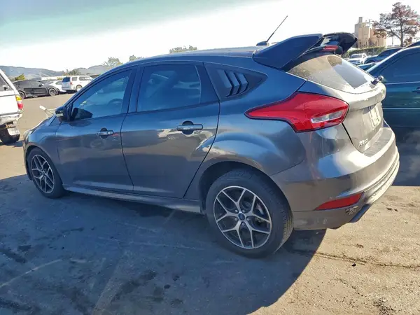 1FADP3K20GL360123 2016 FORD FOCUS - Image 2