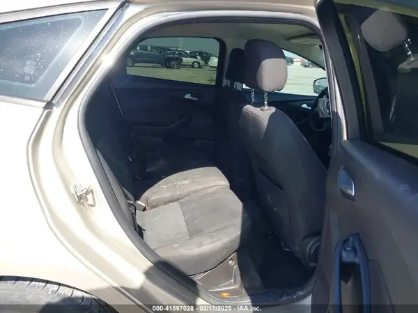 1FADP3K20HL215777 2017 FORD FOCUS - Image 8