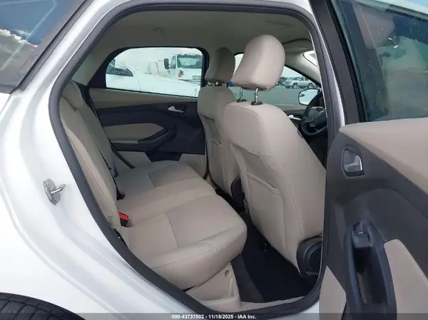 1FADP3K20HL244664 2017 FORD FOCUS - Image 8