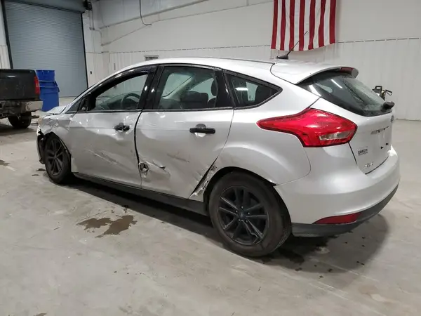 1FADP3K20HL286316 2017 FORD FOCUS - Image 2