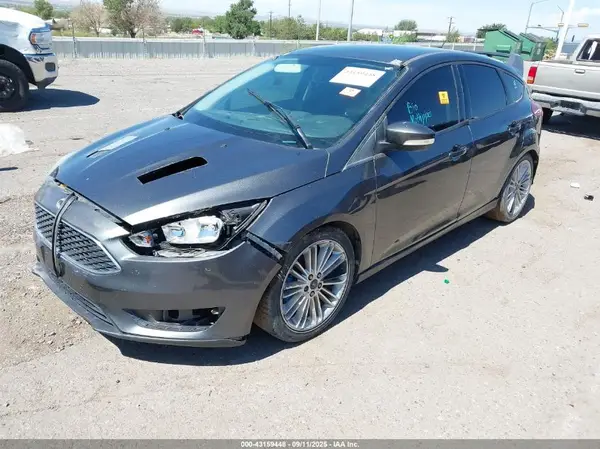 1FADP3K20HL290348 2017 FORD FOCUS - Image 2