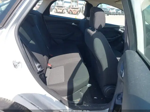 1FADP3K20JL206860 2018 FORD FOCUS - Image 8